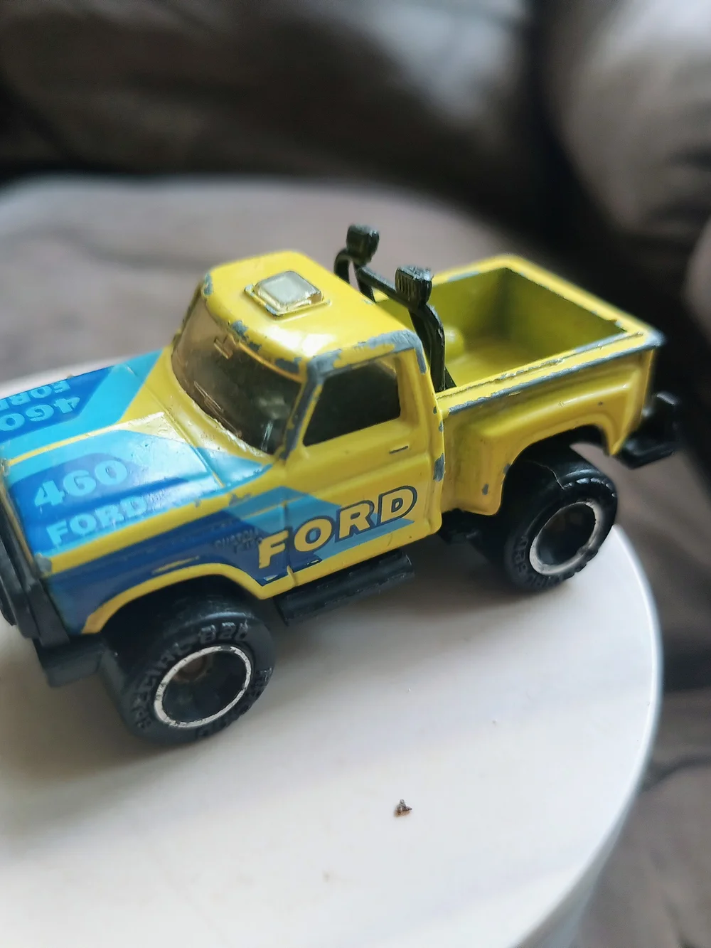 Matchbox Ford Yellow & Blue Kids Toy Pickup Truck us 1/64 Scale